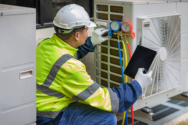 Professional Hvac technician working in Crockett, TX